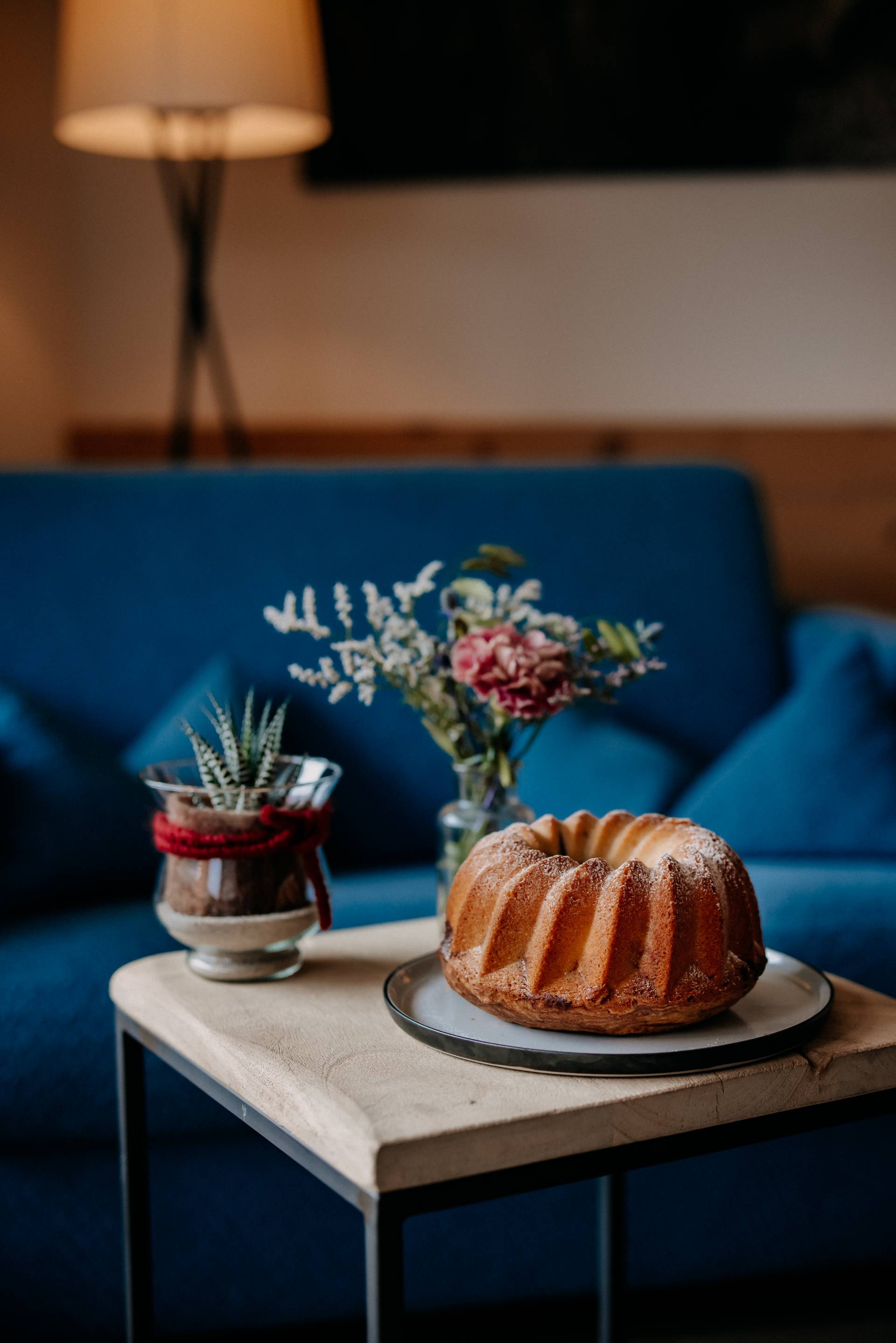 Selbstgebackener Mamorkuchen im Naturhotel Forsthofgut