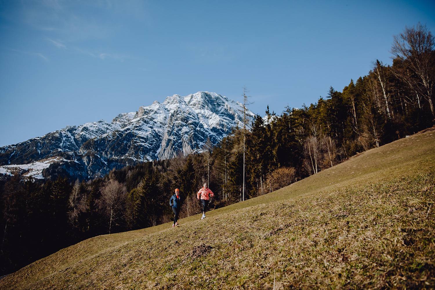 Frauen beim Joggen in Leogang